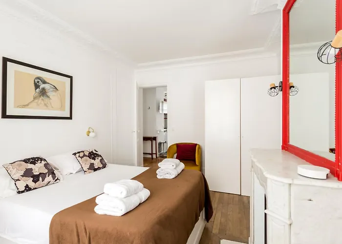 Saint Paul Le Marais Charlemagne Apartment